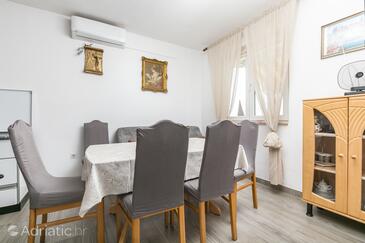 Leiligheter med basseng Mali Rat, Omis - 9698