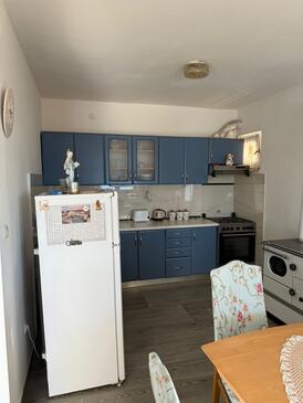 Apartmani s bazenom Mali Rat, Omiš - 9698