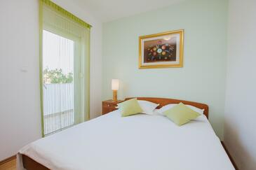 Apartments by the sea Arbanija, Čiovo - 9700