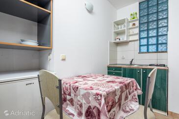 Apartments with WiFi Rovinj - 9701