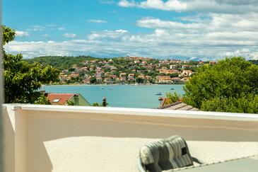 Leiligheter med basseng som passer for familier med barn Soline, Krk - 9715