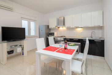 Apartments by the sea Seget Vranjica, Trogir - 978